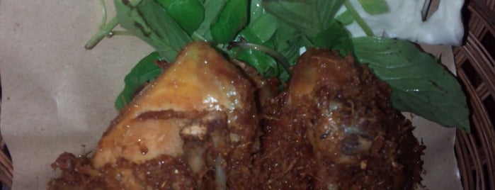 Ayam Kampung Bu Yadi is one of Tempat Makan.