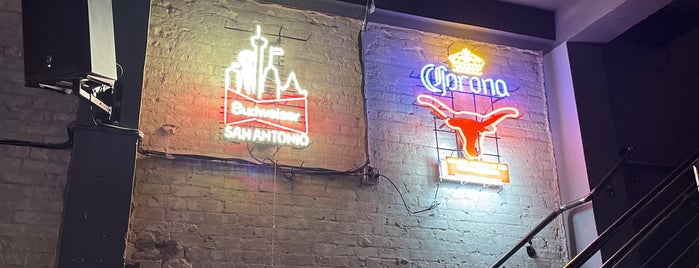 Leaping Lizard Pub is one of San Antonio.