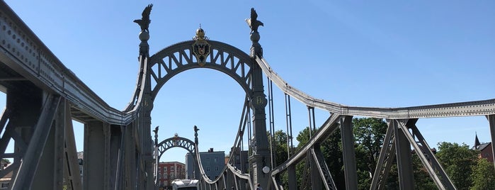 Salzachbrücke is one of Lieux qui ont plu à Richard.