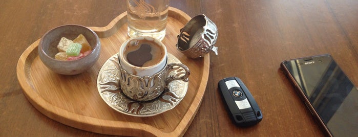Cafe Kamelya is one of Locais curtidos por Erkan.