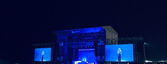 Pull & Bear Stage is one of Emre : понравившиеся места.