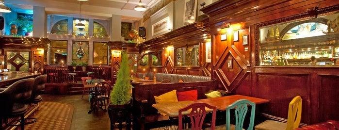 Nobles Cafe bar & Restaurant is one of Edinburgh - Scotland - Peter's Fav's.