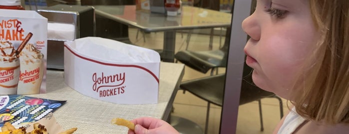 Johnny Rockets is one of Nancy'ın Beğendiği Mekanlar.