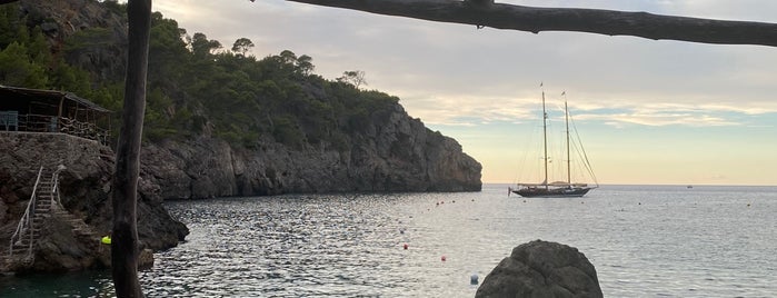 Cala Deià is one of Christophさんのお気に入りスポット.