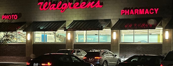 Walgreens is one of Lieux qui ont plu à Ashley.