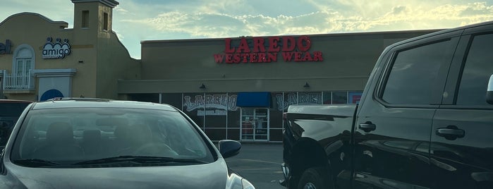 laredo Western Wear is one of สถานที่ที่ Chester ถูกใจ.