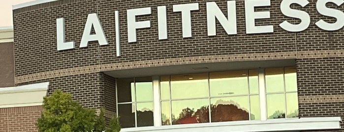 LA Fitness is one of Ashleyさんのお気に入りスポット.