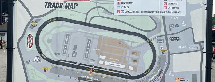 New Hampshire Motor Speedway is one of Holly 님이 좋아한 장소.