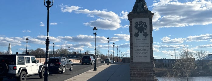 Anderson Memorial Bridge is one of Boston in the fall!.