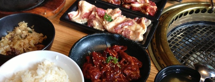 Gyu-Kaku Japanese BBQ is one of Tempat yang Disimpan Carolyn.