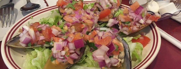 Mario's Peruvian & Seafood Restaurant is one of Posti che sono piaciuti a Ger.