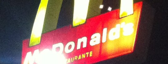 McDonald's is one of Orte, die Alberto gefallen.