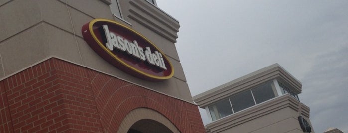 Jason's Deli is one of Travisさんのお気に入りスポット.