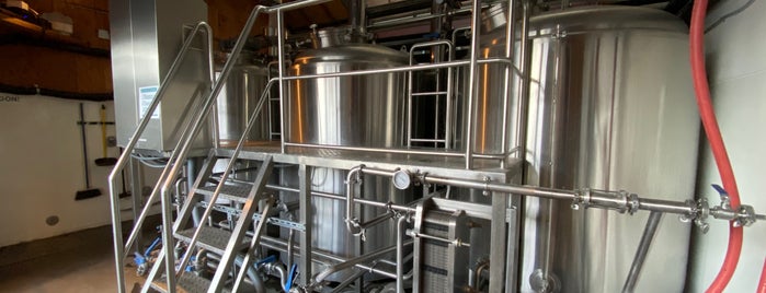 Crooked Goat Brewing is one of Lugares favoritos de Barbara.