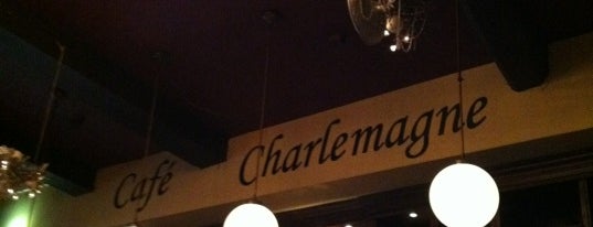 Café Charlemagne is one of Lieux qui ont plu à Clive.