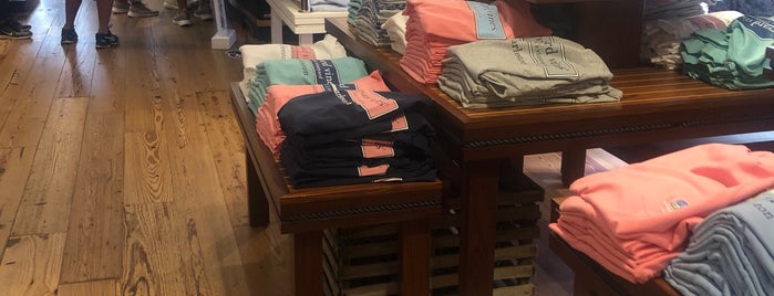 Vineyard Vines is one of Orte, die Michael gefallen.