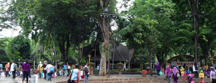 Pasar Seni Ancol is one of Indonesia.