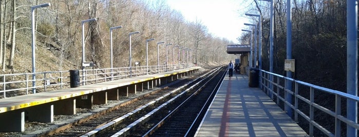 MTA SIR - Huguenot is one of MTA Staten Island Railway.