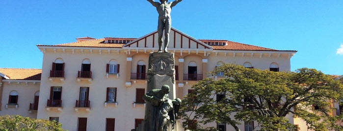 Praça Pedro Sanches is one of Tempat yang Disukai Rodrigo.