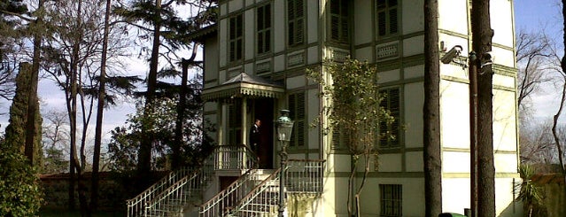 Yıldız Sarayı Cihannüma Köşkü is one of Gespeicherte Orte von Sena.