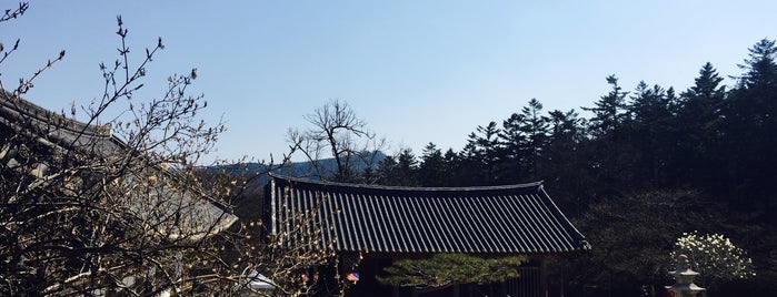 내소사 (來蘇寺) is one of Tempat yang Disukai Hyun Ku.