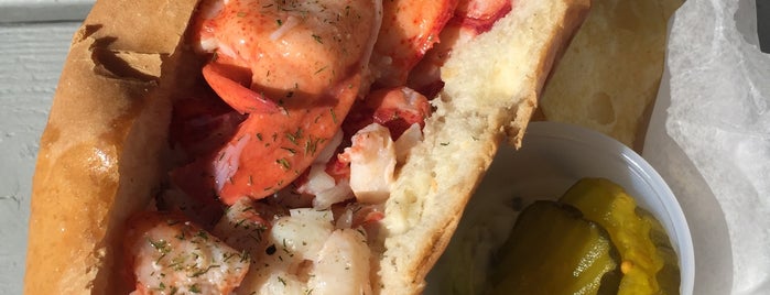 Linda Bean's Perfect Maine Lobster Roll is one of Want to go to.
