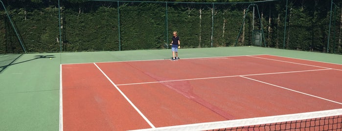 Faluere Paris Tennis is one of สถานที่ที่บันทึกไว้ของ Charles.