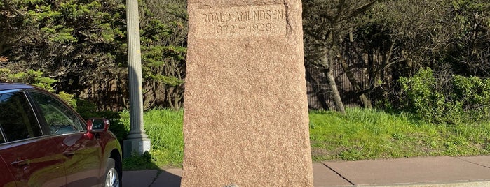 Roald Amundsen (1872-1928) is one of SF Statues.