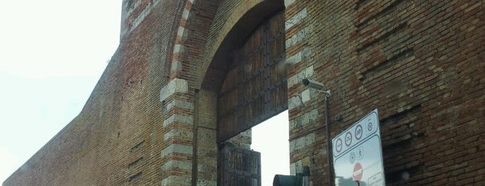 Porta San Marco is one of Posti che sono piaciuti a Dani.