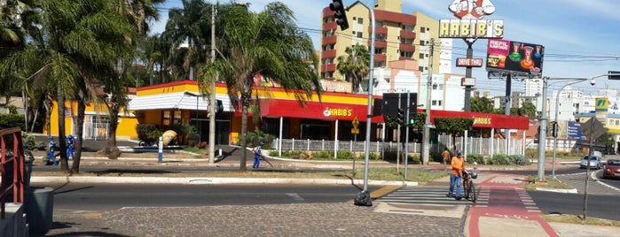 Habib's is one of Tempat yang Disukai Alexandre Arthur.