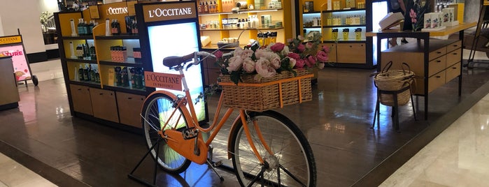 L'Occitane en Provence is one of Leoさんのお気に入りスポット.