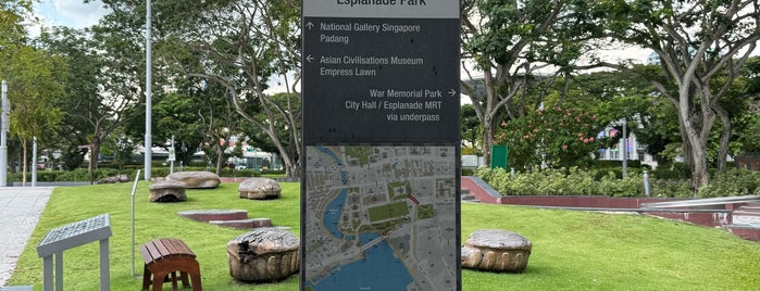 Esplanade Park is one of สถานที่ที่ Mustafa ถูกใจ.