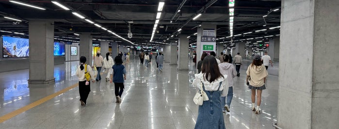 Chegongmiao Metro Station is one of 深圳地铁 - Shenzhen Metro.