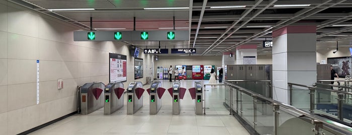地铁广埠屯站 Guangbutun Metro Station is one of 伪铁二号线.