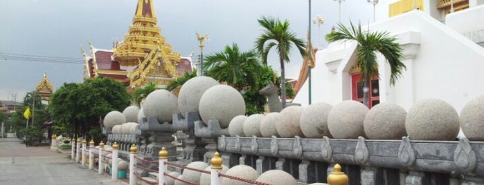 วัดอุทัยธาราม (บางกะปิ) Wat U Tai Taram (Bangkapi) is one of Lugares favoritos de Murat.
