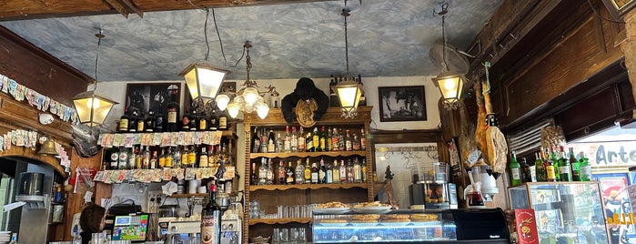 La Tía Cebolla is one of [por explorar] Bar de tapeo.