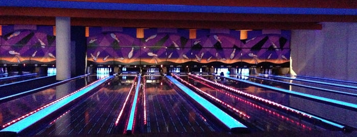 Bowling Club is one of Biliard & Bowling Club.