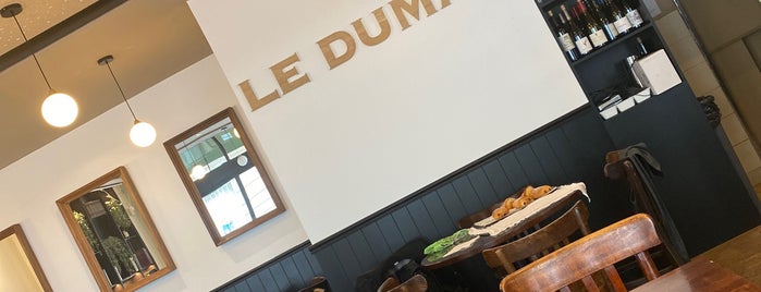 Le Café Dumas is one of Resto.