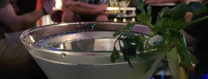 Sama Martini Bar is one of Antros Gay.