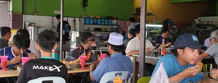 Hasyim Cafe is one of Tea time spots.