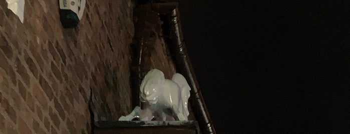 The White Horse (Nellies) is one of Lugares favoritos de Carl.