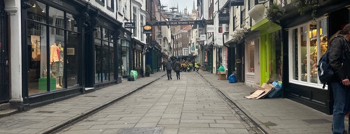Stonegate is one of York.