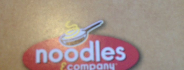 Noodles & Company is one of สถานที่ที่ Sarah ถูกใจ.