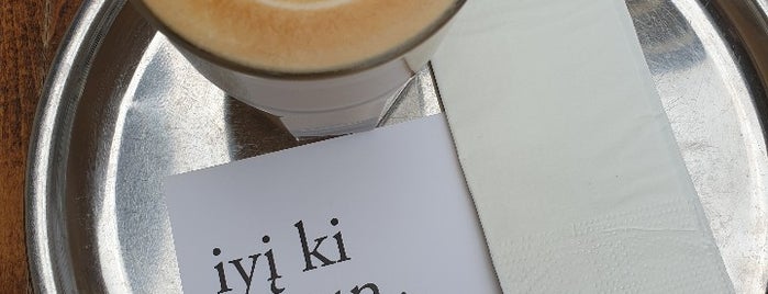 Çayistanbul Kitap&Kafe is one of Posti che sono piaciuti a Alexander.