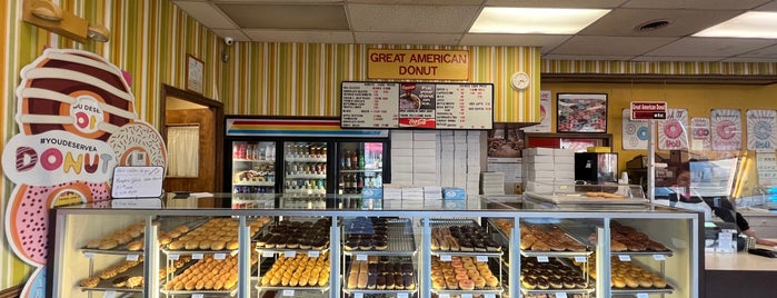 Great American Donut Shop is one of To Do - Bowling Green.
