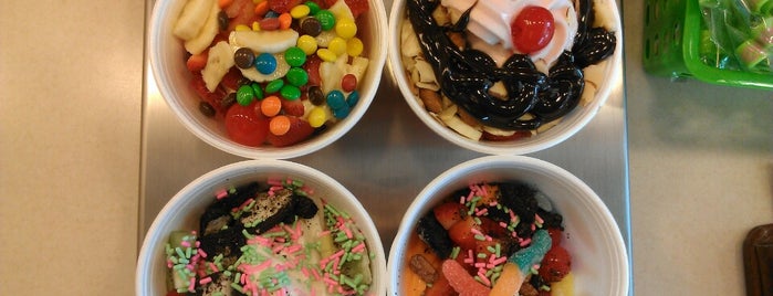 sweetFrog is one of Tempat yang Disukai Lizzie.