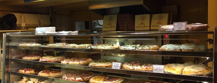 La Pizza del Born is one of Tempat yang Disukai Rodrigo.