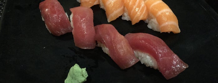 Matsuri Sushi Bar is one of Posti che sono piaciuti a Rodrigo.