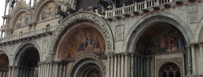Basilica di San Marco is one of Tempat yang Disimpan Arn.