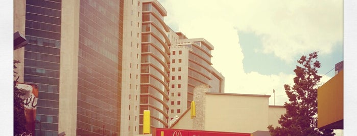 McDonald's is one of Lieux qui ont plu à Rafael.